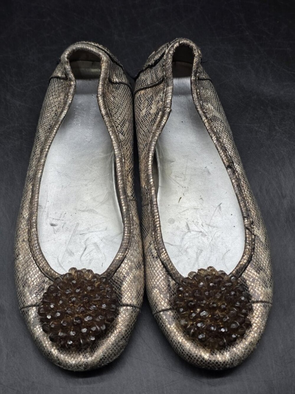 Anne Klein Sport AK Bauble Shoes Womens Size 8 Gold Animal Ballet Flats Damaged